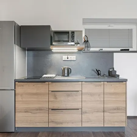 Lakeview Luxury & Garden By Interhome