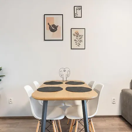 Lakeview Luxury & Garden By Interhome