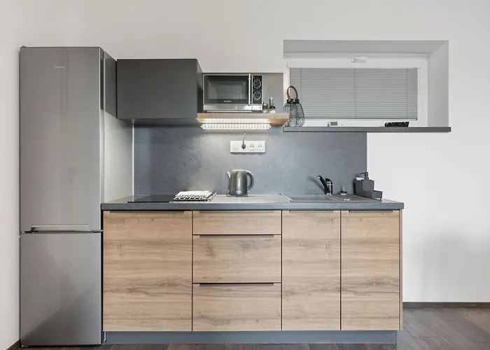 Lakeview Luxury & Garden By Interhome